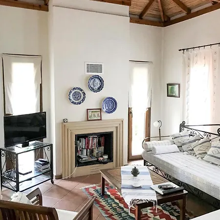Samik Sleeps 6 Pool Air Con Wifi *