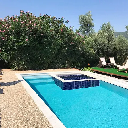 Samik Sleeps 6 Pool Air Con Wifi