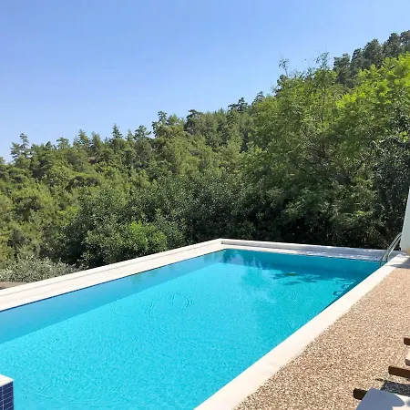 Samik Sleeps 6 Pool Air Con Wifi *